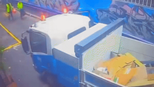 Melbourne nightclub irked as council workers captured removing 10¢ bottles from bins