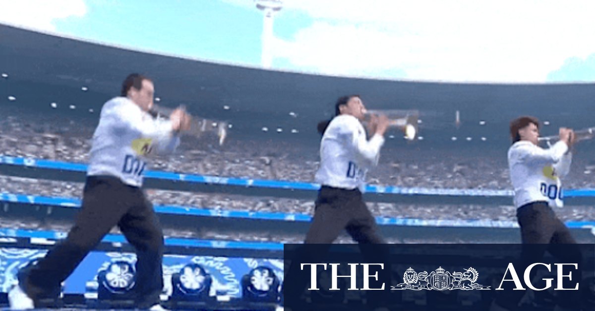 Snoop Dogg live at the AFL grand final: Hip-hop superstar rises to the occasion