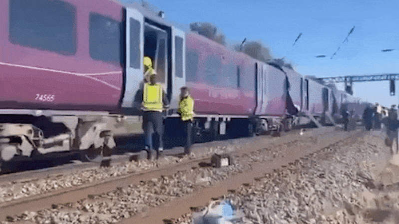 Choques de trenes en Inglaterra: dos trenes chocan en el norte de Londres. Esto provocó al menos un muerto y decenas de heridos.