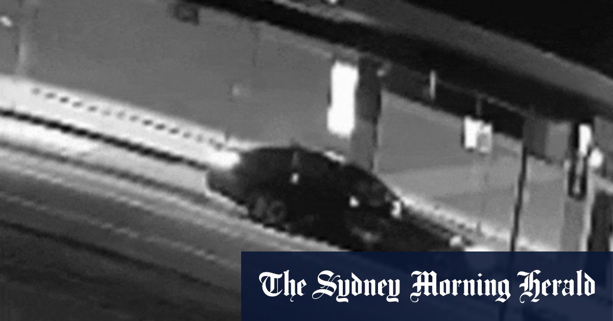 Video shows masked men opening fire on Sydney street