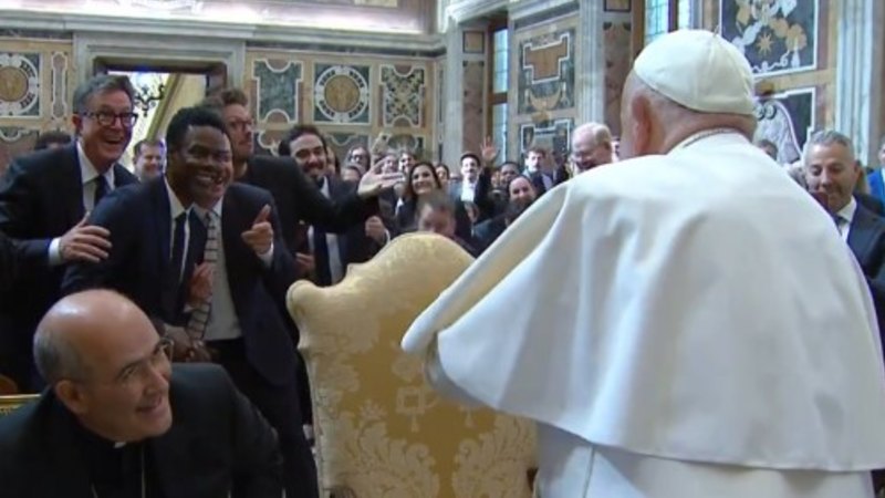 Pope Francis hosts Jimmy Fallon, Stephen Colbert, 100 other comedians in Vatican
