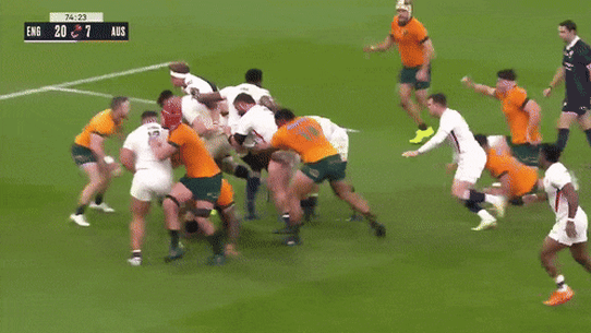 England’s rolling maul against the Wallabies.