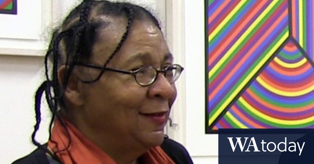 bell hooks, groundbreaking feminist thinker, dies at 69 - Vimarsana News