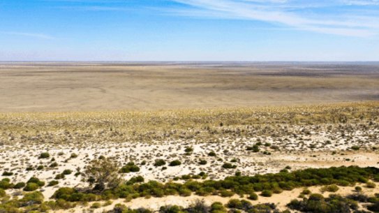 Fuller Lake in May 2019, and, right, in May 2021 - gif