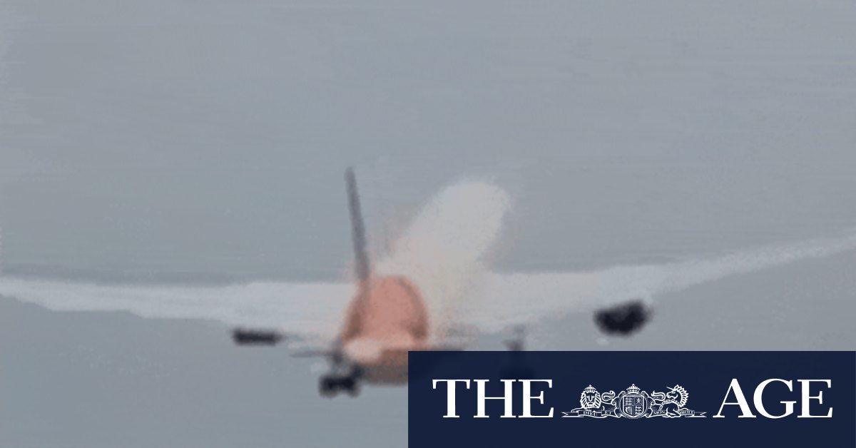 Air India-Piloten stellen den verunglückten Start nach, um herauszufinden ...
