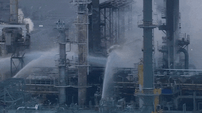 Workers flee massive fireball as explosions rock Geelong refinery