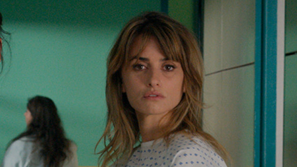 Penelope Cruz in Parallel Mothers.