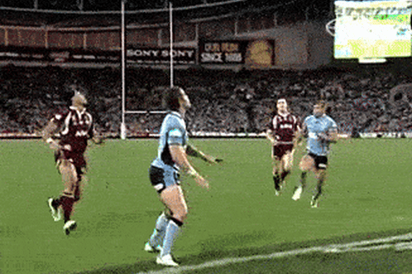Israel Folau scores for Queensland in 2008.