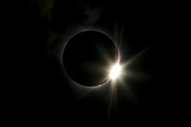 Total Solar Eclipse for Oz