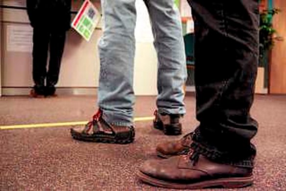 Workers in multiple jobs earn less than those in a single full-time role.