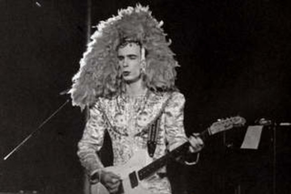 Bob “Bongo” Starkie on guitar and backing vocals for Skyhooks.