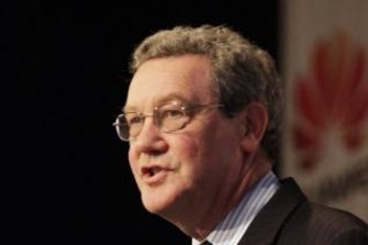 In 2006, Alexander Downer was key to establishment of talks between foreign ministers and defence ministers from Australia and the UK.