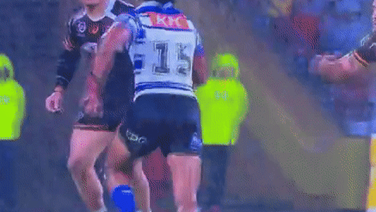 Canterbury’s Sitili Tupouniua knees Brendan Piakura in the head.