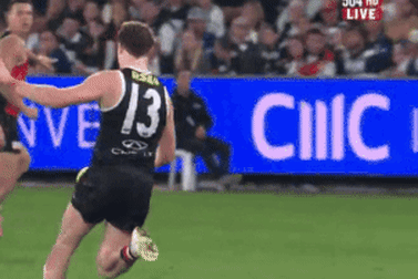 Patrick Dangerfield makes late contact.