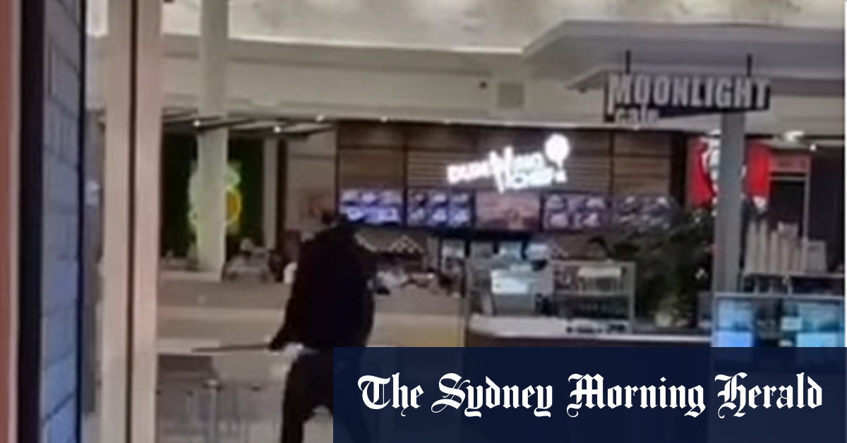Shoppers scream as pair swing machetes at each other in Broadmeadows