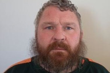 Andrew Darling has escaped from the Hopkins Correctional Centre in regional Victoria.