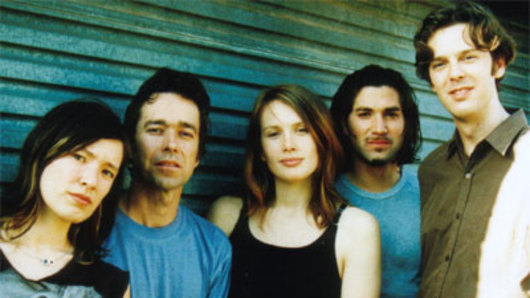 Clare Bowditch, pictured centre, with her band the Feeding Set, from left, Libby Chow, J. Walker, Warren Bloomer and Marty Brown in 2003.