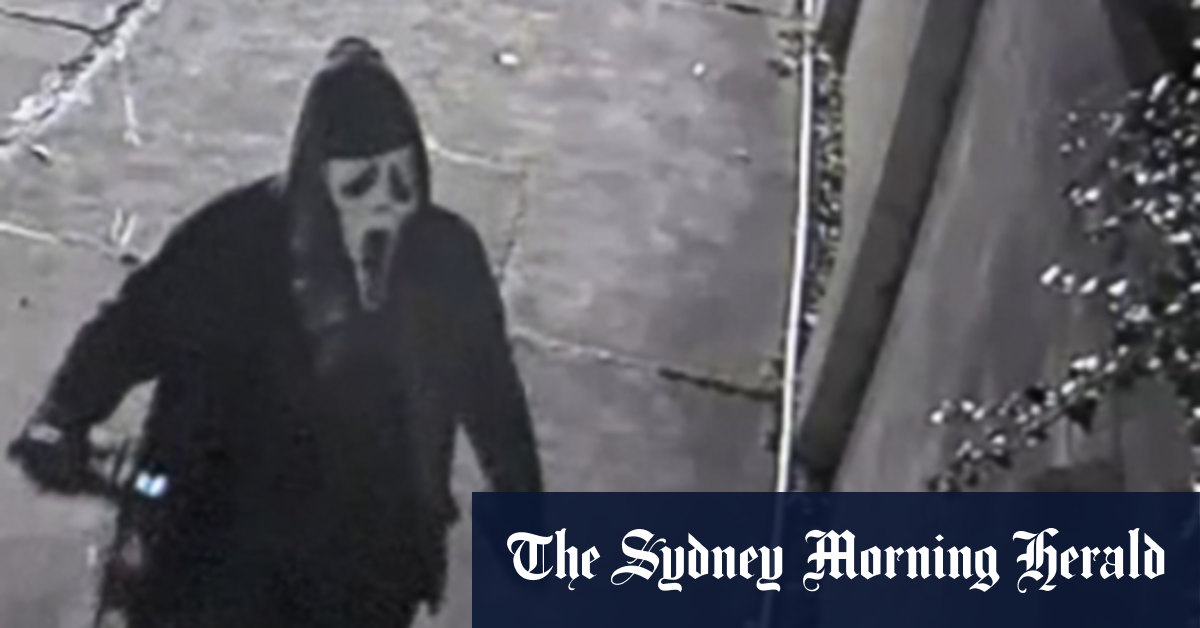 Synagogue targeted with graffiti by man in Scream mask