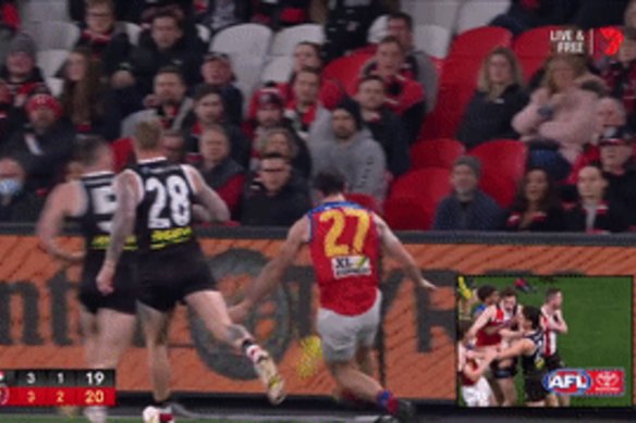 The Saint collides heavily with Darcy Gardiner.