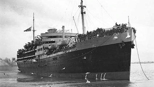 HMT Dunera in Melbourne in 1940.