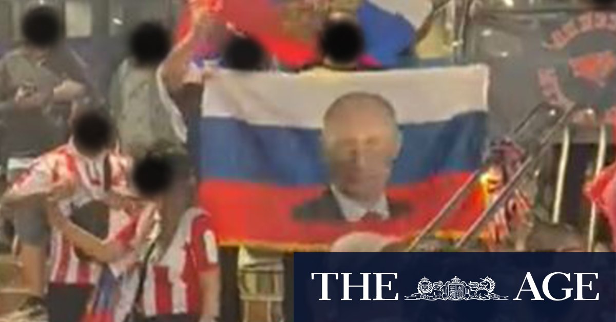 俄罗斯球迷发表挑衅性政治声明后在墨尔本公园被捕