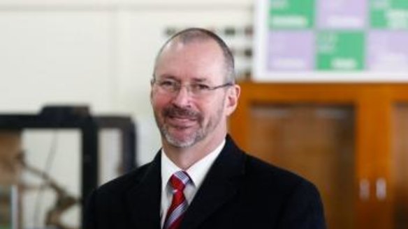 Former Templestowe College principal Peter Hutton has petitioned for the ATAR to be scrapped this year.