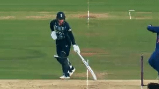 Deepti Sharma dismisses Charlie Dean with a Mankad.