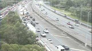 delays commuters 2km minutes traffic