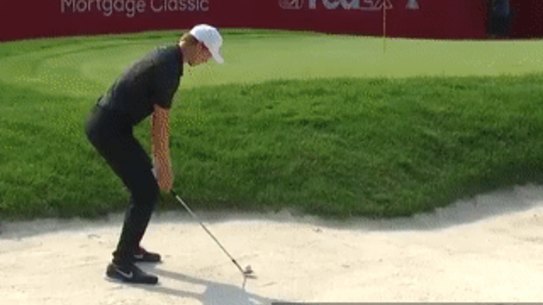 Cam Davis sinks eagle from bunker in Detroit.