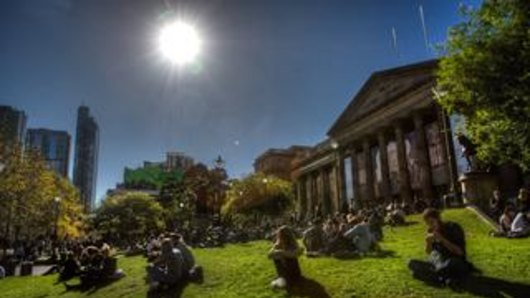 Sunny Melbourne locations, front of the State Library.