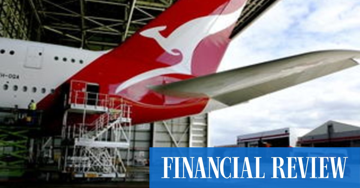 Qantas engineers strike targets peakhour flights