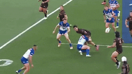 Penrith’s razzle dazzle try for Isaiah Papalii.
