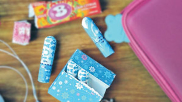 The advertising deals with this taboo by simply denying the vibrant colour has any association with the product.