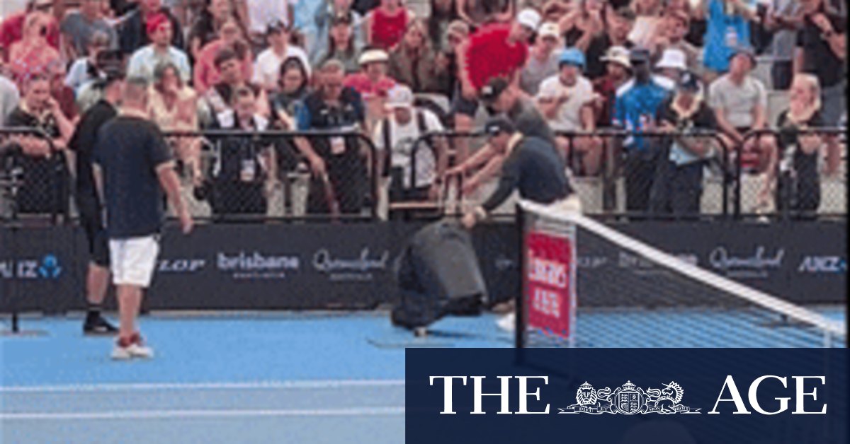 Australian Open: On the street, in an apartment building, and on a