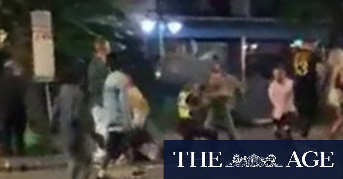 Four men sentenced over attack on police in St Kilda - Vimarsana News
