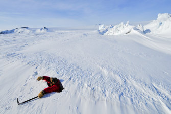 Hunter en Antarctique pour le tournage de Frozen Planet de Sir David. 