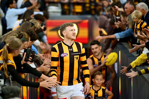 Hawthorn co-captain James Sicily is nursing an ankle issue but will play in round nine.