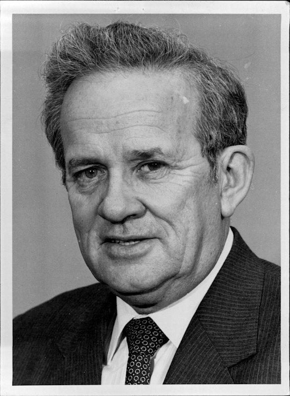A photo of Sir Leo Hielscher as Queensland’s under treasurer in March 1988.