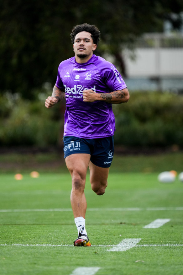 Melbourne Storm signing Moses Leo.