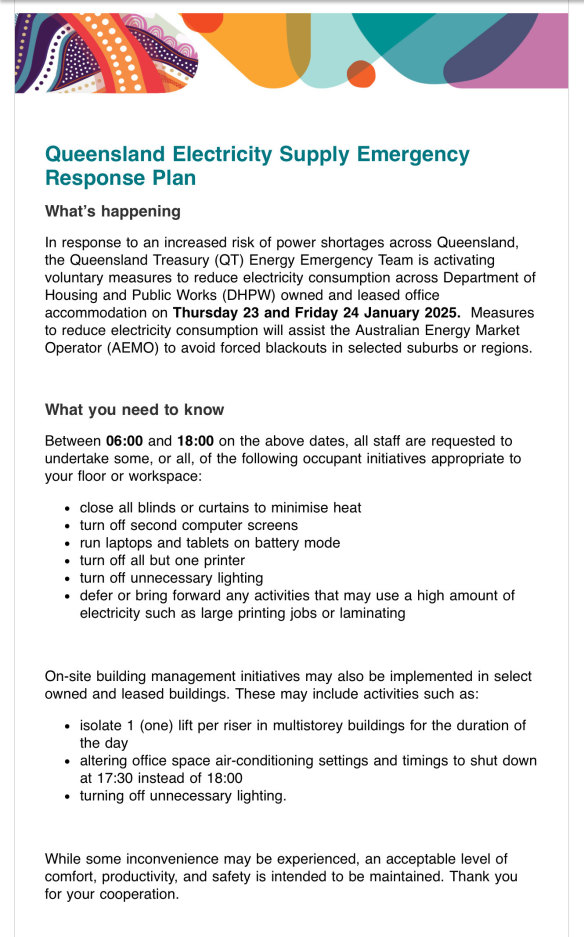 Correo electrónico pidiendo a los servidores públicos que ahorren electricidad durante la ola de calor de Queensland.