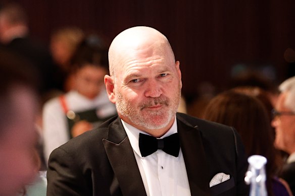 Hawthorn legend Jason Dunstall has been inducted into the Sport Australia Hall of Fame.