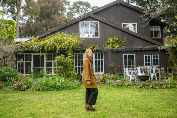 Edna Walling once lived in the house in which Vardy and her family now live.
