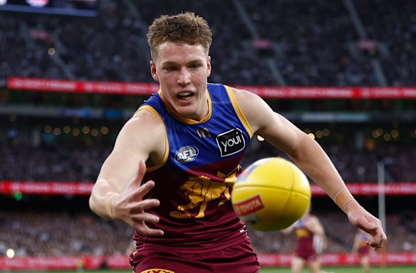  Logan Morris is morphing into one of the league’s premier marking talls/.
