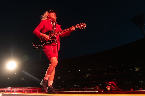 悪びれずに大声で: AC/DC はワールド ツアーでオーストラリアでパフォーマンスを行います。