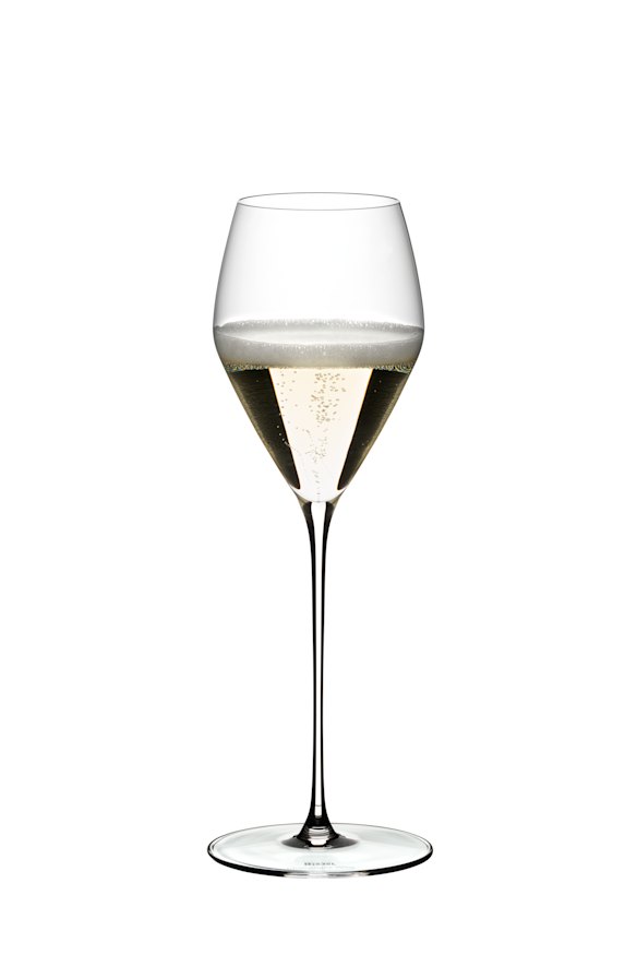 The glass that lets bubbles rise and aromas bloom.
