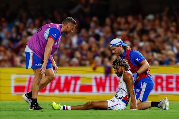  Arthur Jones was concussed after an incident with Harris Andrews on Saturday night.