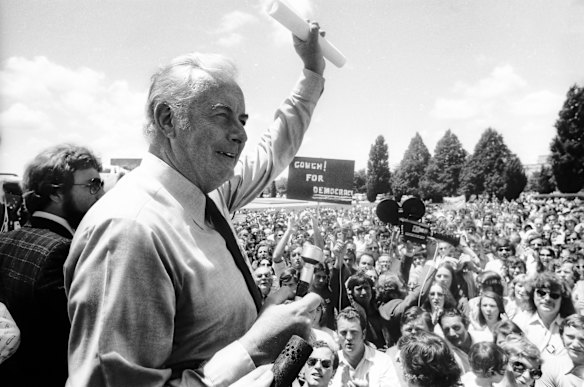 Gough Whitlam at one of his campaign rallies after the Dismissal  in November, 1975.