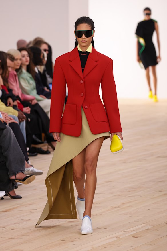 Nipped waists unbox blazers on the runway at Loewe.