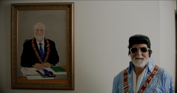 Former Parkes Shire mayor Ken Keith appears in ABBA & Elvis in the Outback.