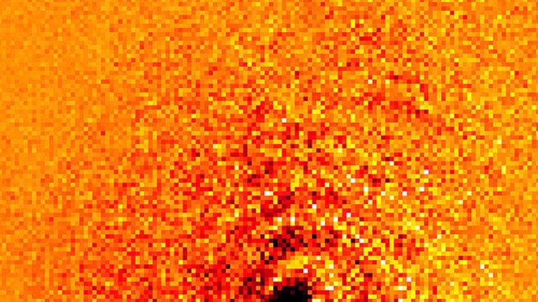 Un equipo de investigación de la Universidad de Griffith ha podido fotografiar por primera vez la sombra de un solo átomo.